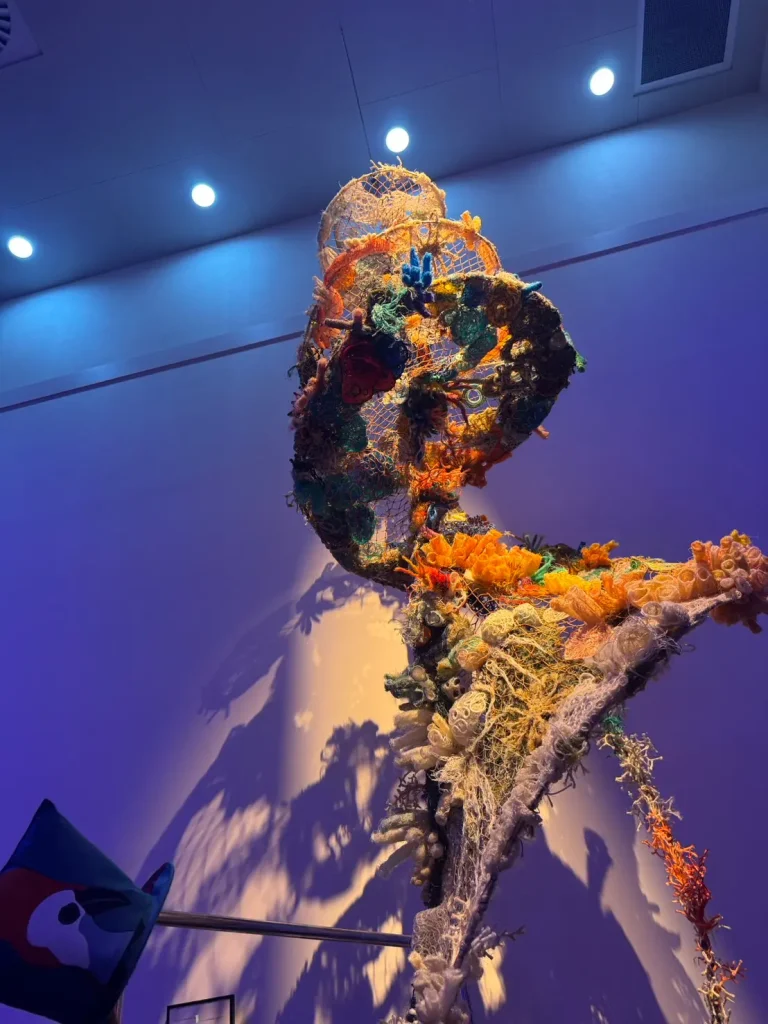 大阪・関西万博のオーストラリアパビリオンにて開催された、クイーンズランド州の多様な現代工芸とデザインを紹介するイベント「明日の物語を紡ぐ」に参加させていただきました。 職人文化の交流とパートナーシップ構築をテーマに、多くの出会いと学びのある貴重な機会となりました